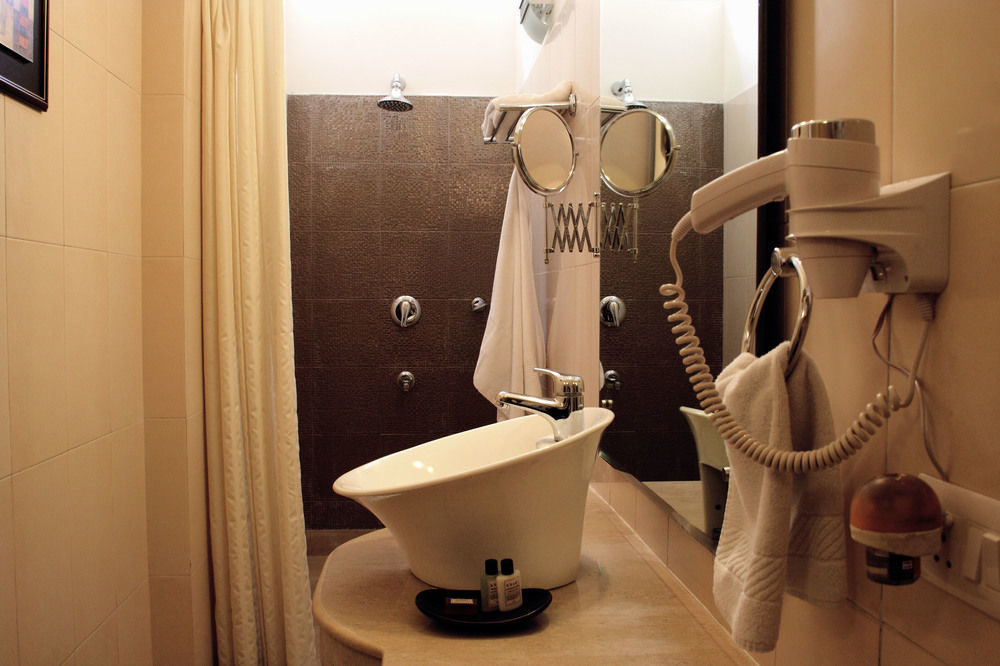 Hotel Ahuja Residency Golf Links Nuova Delhi Esterno foto
