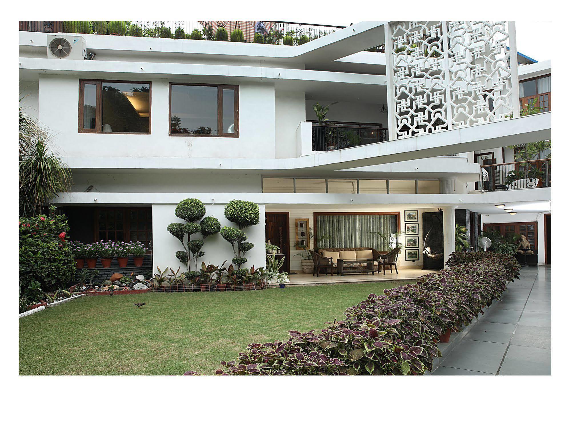 Hotel Ahuja Residency Golf Links Nuova Delhi Esterno foto
