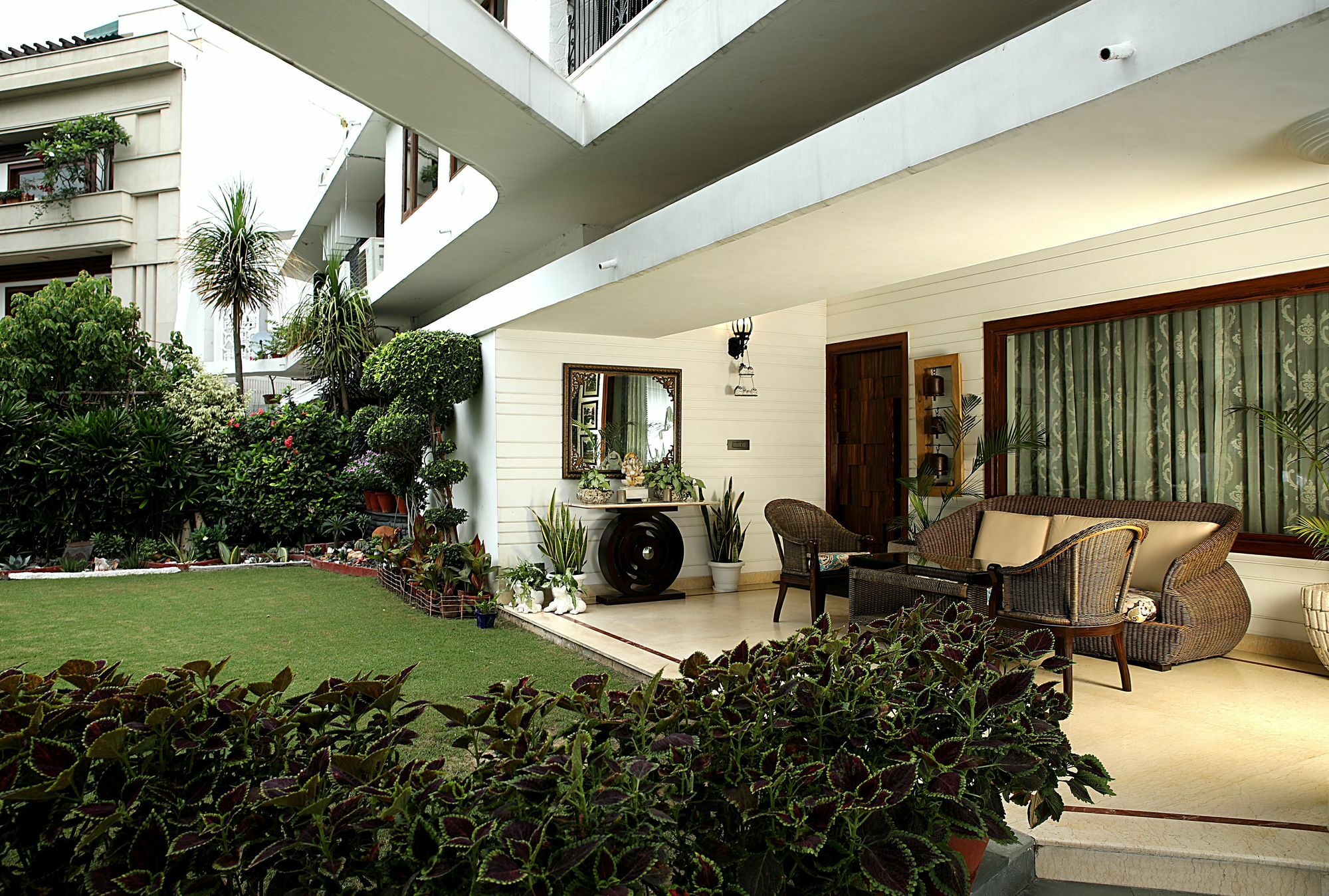 Hotel Ahuja Residency Golf Links Nuova Delhi Esterno foto